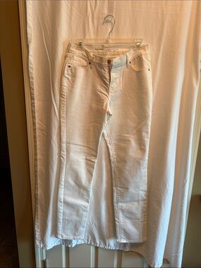 Old Navy White Straight-Leg Women's Jeans